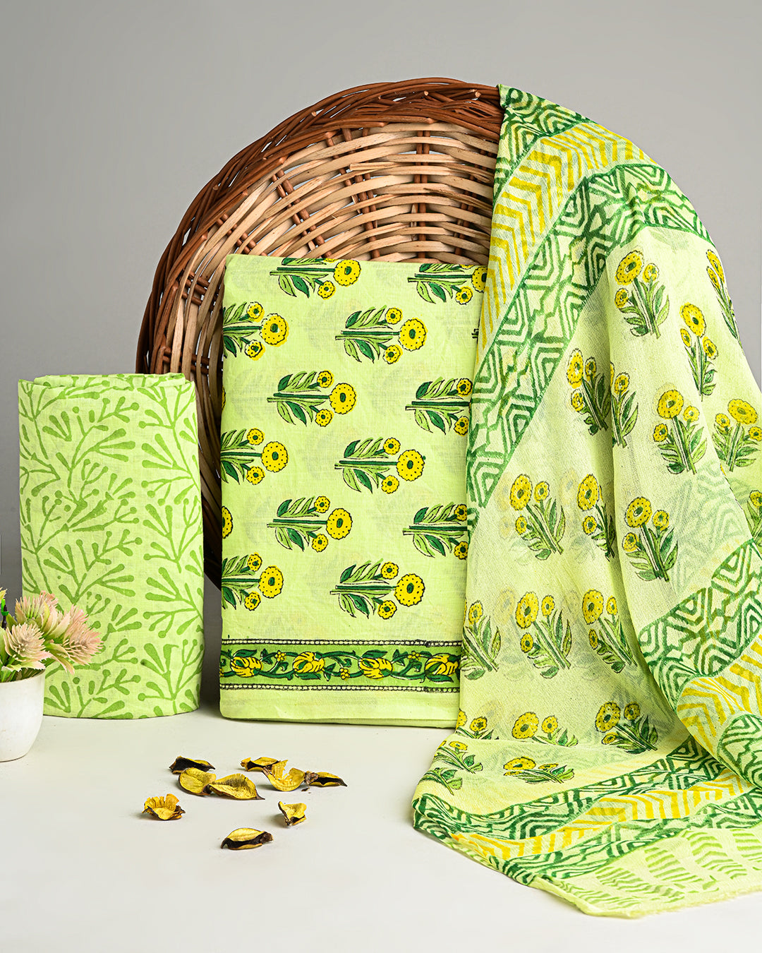 New Exclusive Green Booti Printed Cotton Suit With Chiffon Dupatta (EACOTCH11)